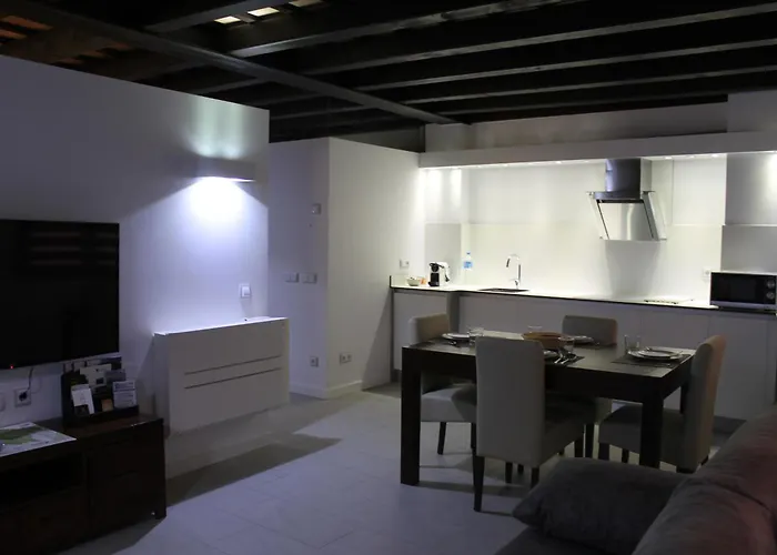 Apartaments Y Habitacions Entre Volcans